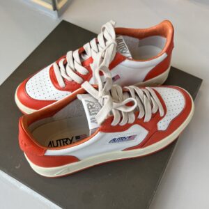 Autrys orange/weiß