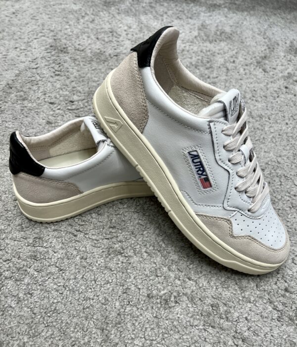 Autry Sneaker weiß/schwarz