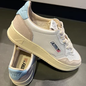 Autry Sneaker Schuhe weiß/hellblau