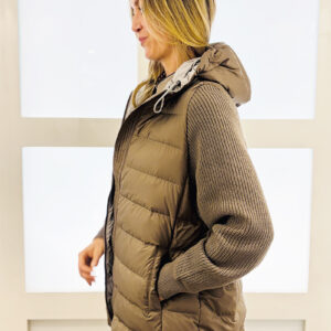 Cucinelli Daunejacke lang seitliche Ansicht