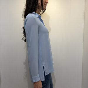 Janice Jo Hemdbluse Emiliana hellblau seitliche Ansicht