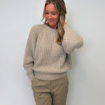 Brunello Cucinelli Hose Gabardine an Model mit Pullover