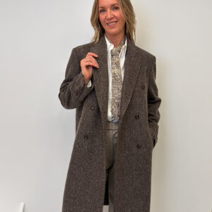Brunello Cucinelli kurzer Mantel an Model