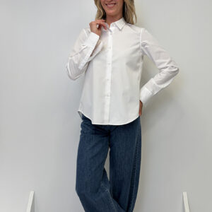 Lis Lareida Bluse Jodie an Model