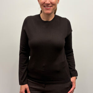 Allude Pullover an Model Farbe braun