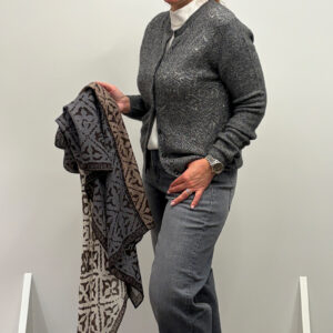 Kombination Jeans,Cardigan und Schal