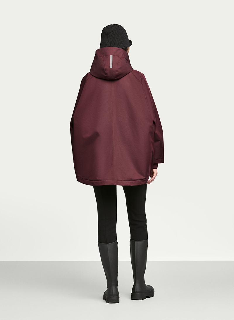 G-Lab Cape-Jacke Pure an Model hinten burgundy
